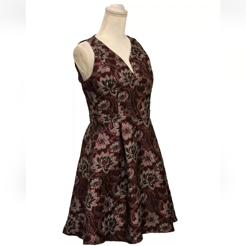 Francesca’s Floral Jacquard Fit & Flare Cocktail Dress Burgundy Day to Night M - Picture 9 of 15